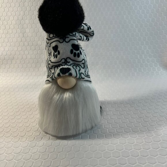 Dog Paws Gnome - Picture 2 of 2